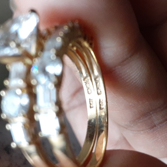 14k Solid Yellow Gold Simulated Diamond Set - Picture 7 of 9